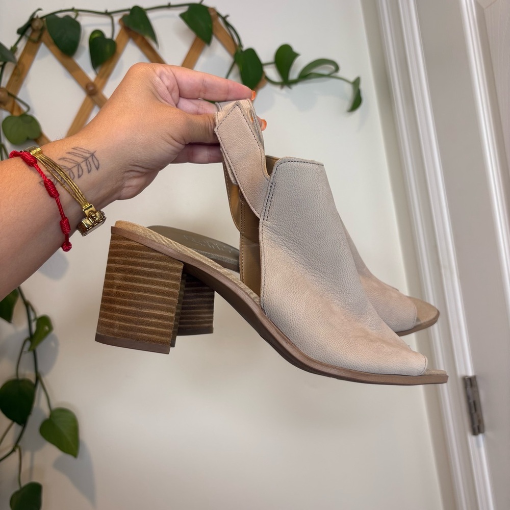 FRANCO SARTO Helix Leather Block Heel Slingback Shoes